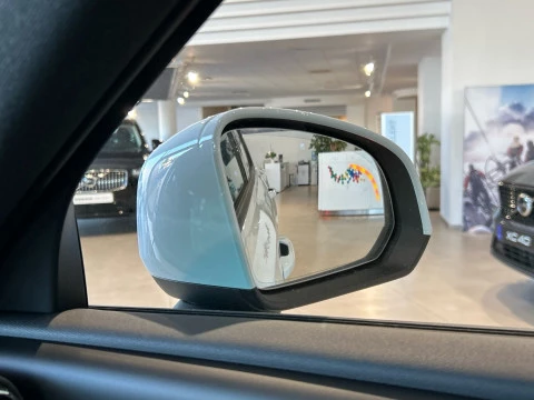 Volvo XC40 2.0 B3 MHEV CORE DCT 163 5P