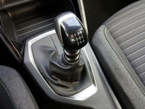 Peugeot 208 PureTech 100 Active 75 kW (100 CV)