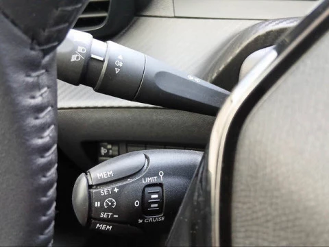 Peugeot 208 PureTech 100 Active 75 kW (100 CV)