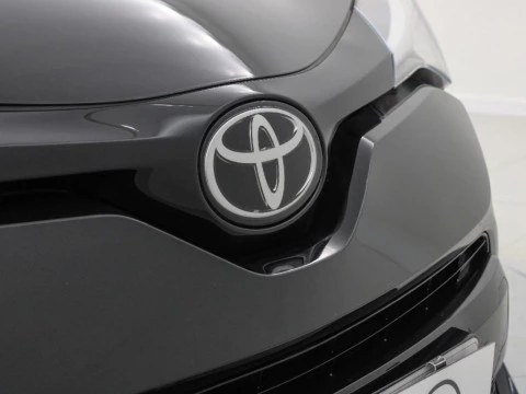Toyota C-HR CH Toyota C-HR - MY22