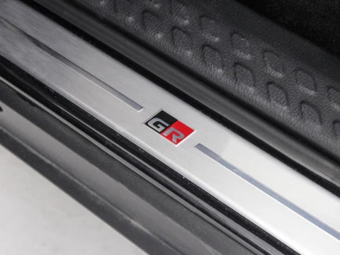 Toyota C-HR CH Toyota C-HR - MY22