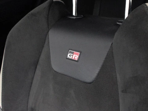 Toyota C-HR CH Toyota C-HR - MY22