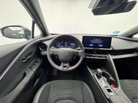 Toyota C-HR GR Sport Plug-in Hybrid 220