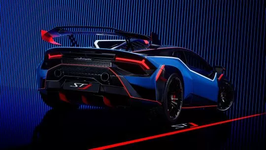 Novedades Lamborghini: nuevo logo, modelo y debut.