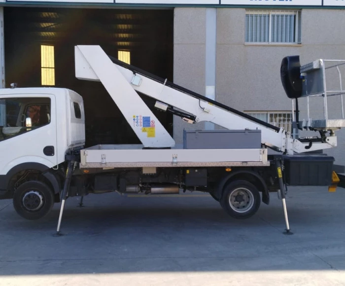 Camión con cesta elevadora: ventajas