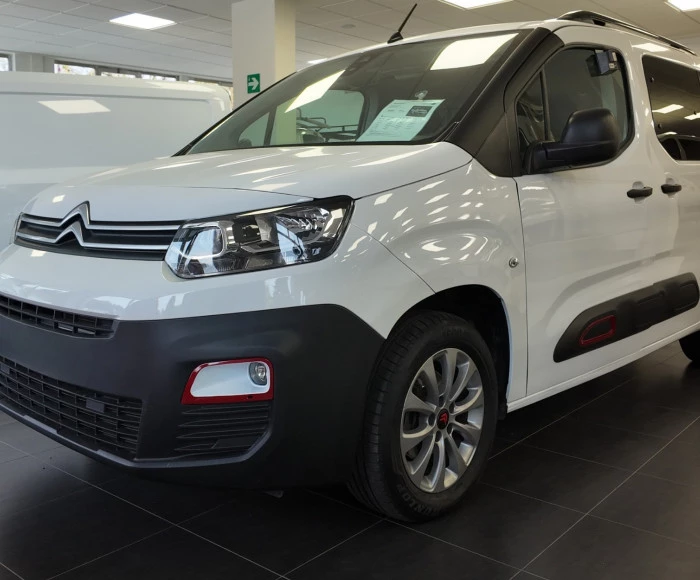 Las mejores furgonetas para autónomos y empresas en 2025