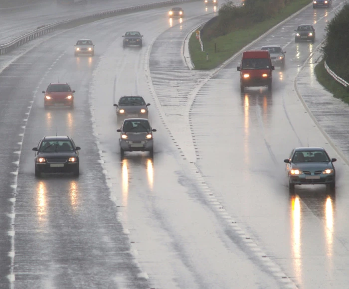 Conducir con lluvia: Cómo tengo que actuar para llegar seguro