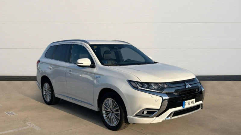 Mitsubishi Outlander 2.4 PHEV Kaiteki Auto 4WD Mitsubishi Outlander 2.4 PHEV Kaiteki Auto 4WD