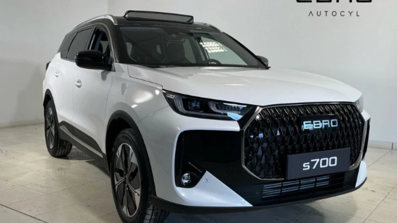 EBRO S700 1.6 TGDI Luxury 7 DCT EBRO S700 1.6 TGDI Luxury 7 DCT