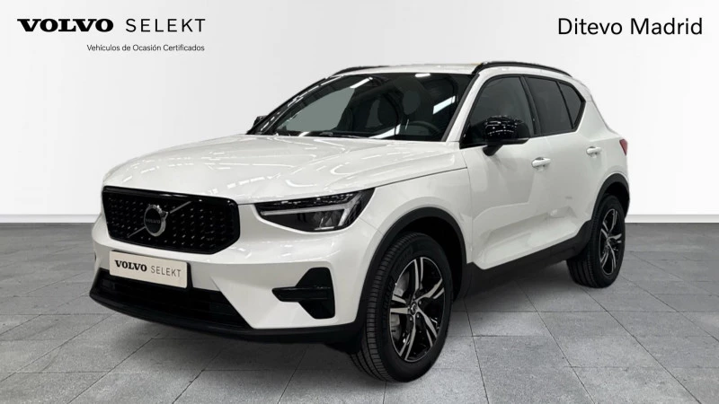 Volvo XC40 B3 G Plus Dark Auto 120 kW (163 CV) Volvo XC40 B3 G Plus Dark Auto 120 kW (163 CV)