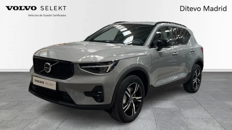 Volvo XC40 B3 G Plus Dark Auto 120 kW (163 CV) Volvo XC40 B3 G Plus Dark Auto 120 kW (163 CV)