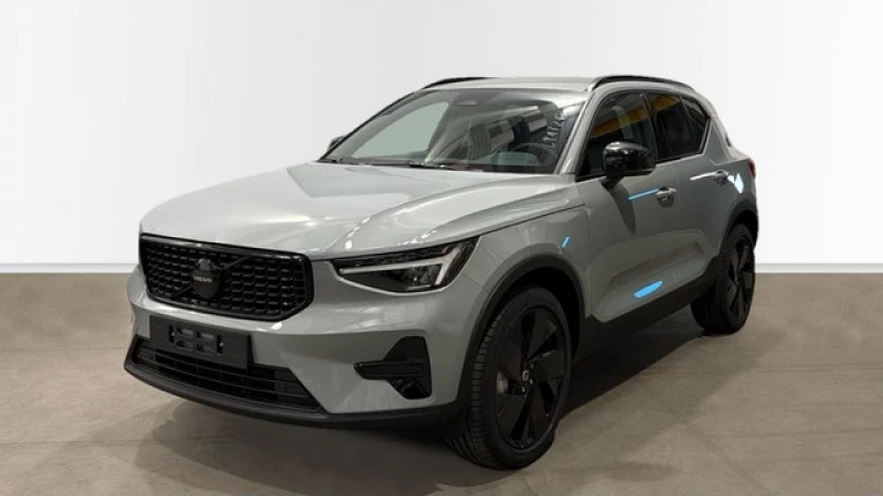 Volvo XC40 B3 G Black Edition+ Auto 120 kW (163 CV)