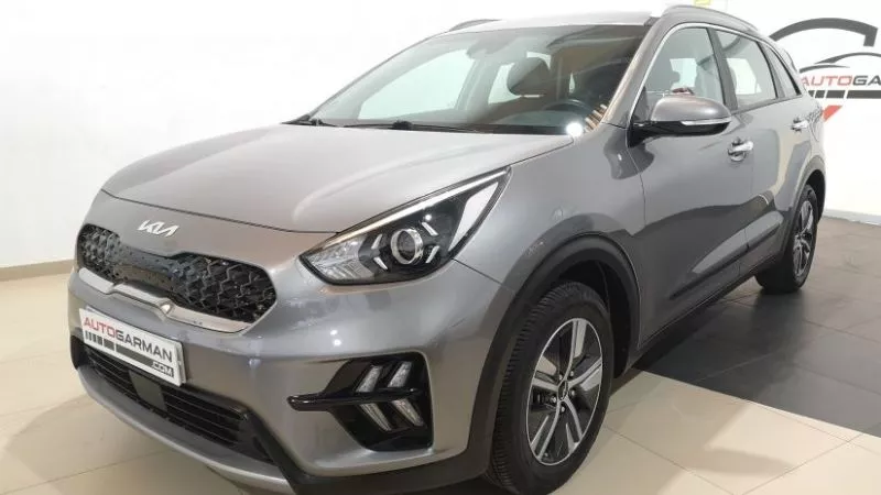 Kia Niro 1.6 GDi HEV 104kW (141CV) Drive Kia Niro 1.6 GDi HEV 104kW (141CV) Drive