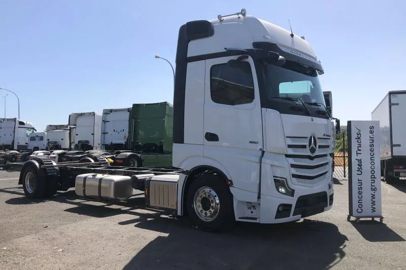 Mercedes-Benz Actros MERCEDES-BENZ ACTROS 1851 GIGA SPACE CHASIS