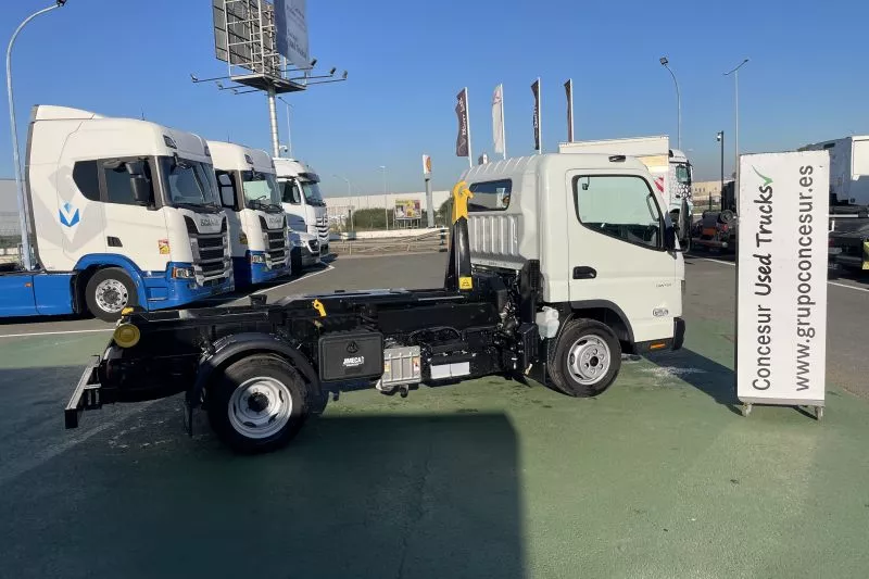 Mitsubishi Fuso Canter 3C13 + GANCHO JIMECA Mitsubishi Fuso Canter 3C13 + GANCHO JIMECA