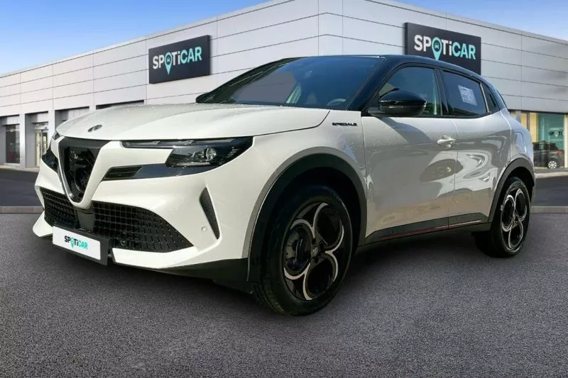 Alfa Romeo Junior Ibrida Speciale 100kW (136CV)