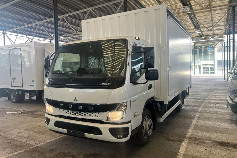 Fuso FA Canter 9C18 Botellero Fuso FA Canter 9C18 Botellero
