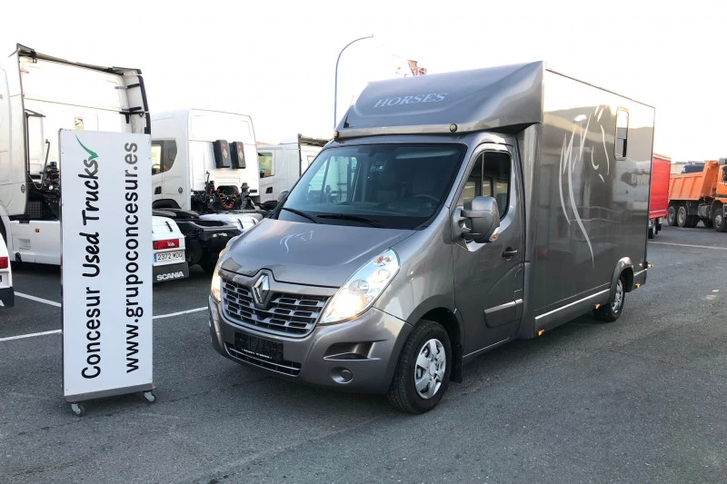 Renault Trucks Master 2.3 / para transporte de 2 caballos