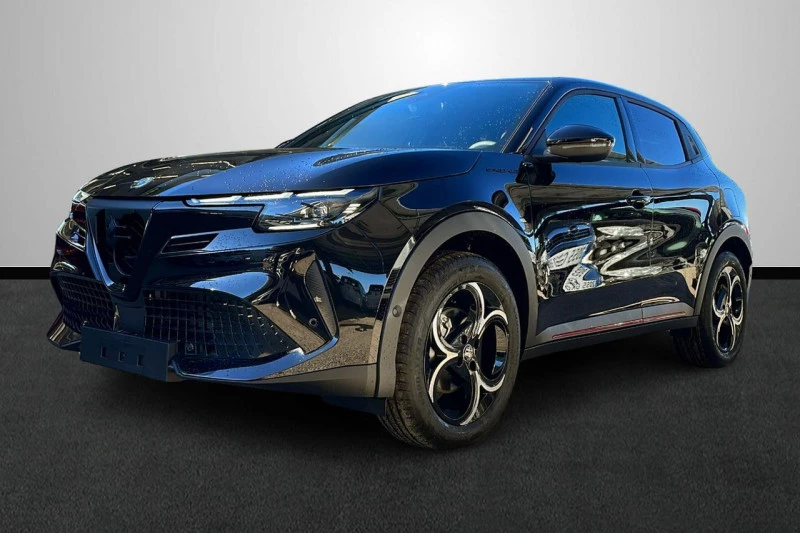 Alfa Romeo Junior Ibrida Speciale 107kW (145CV)