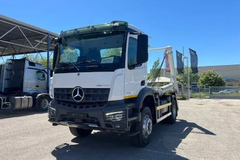 Mercedes-Benz Arocs 1830 Mercedes-Benz Arocs 1830