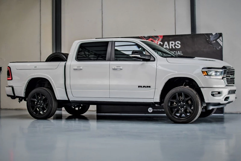 RAM 1500 LARAMIE NIGHT EDITION