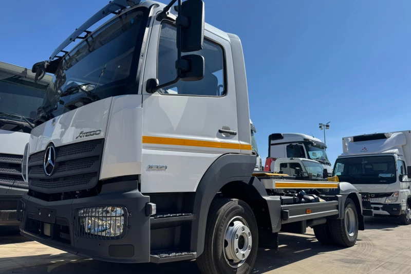 Mercedes-Benz Atego 1021 K + GANCHO PORTACONTENEDORES JIMECA 5 / ENTREGA INMEDIATA.