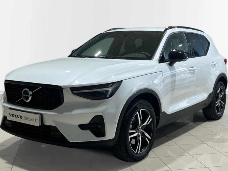 Volvo XC40 XC40 Plus, B3 Mild Hybrid, Gasolina, Dark Volvo XC40 XC40 Plus, B3 Mild Hybrid, Gasolina, Dark