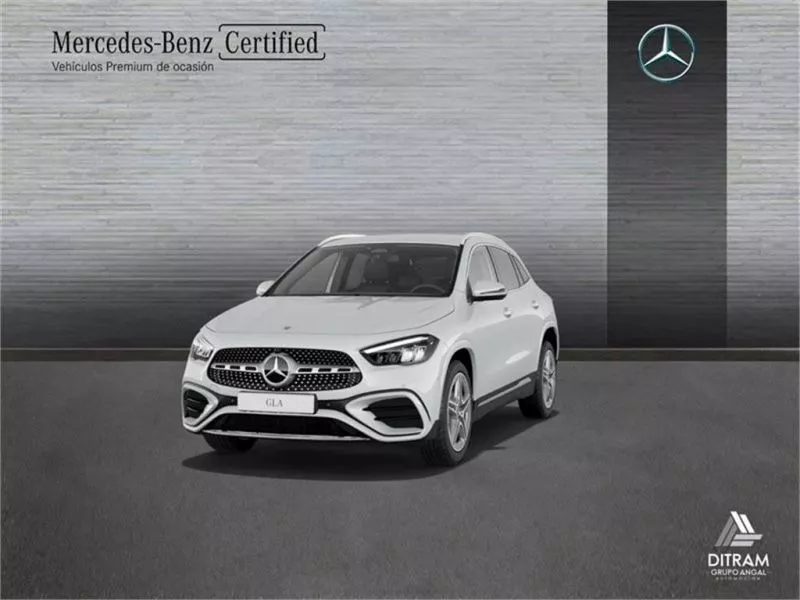 Mercedes-Benz Clase GLA 200 D 4MATIC Mercedes-Benz Clase GLA 200 D 4MATIC