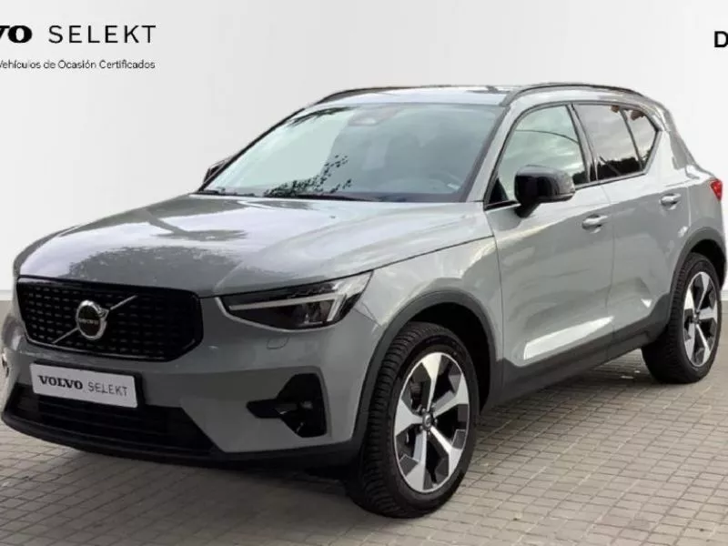 Volvo XC40 2.0 B3 G Plus Dark Auto