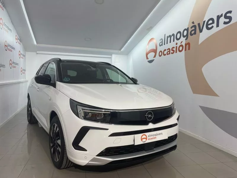 Opel Grandland ULTIMATE 1.2 TURBO 130CV 5P Opel Grandland ULTIMATE 1.2 TURBO 130CV 5P
