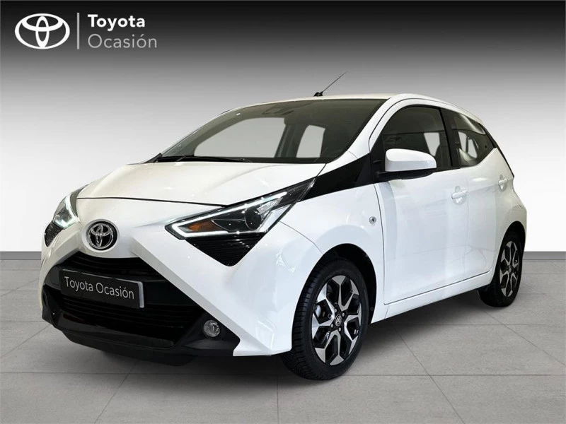 Toyota Aygo 5P x-play 70 Manual