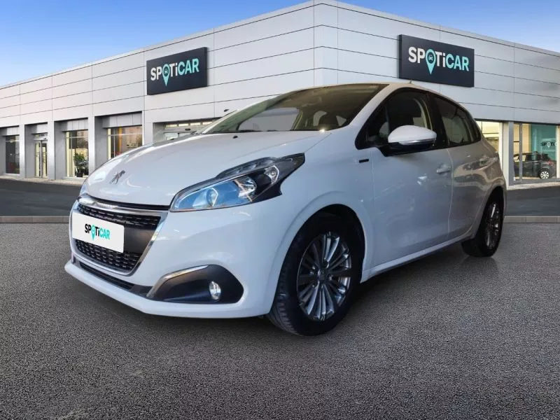 Peugeot 208 5P Signature 1.2L PureTech 60KW (82CV) Peugeot 208 5P Signature 1.2L PureTech 60KW (82CV)