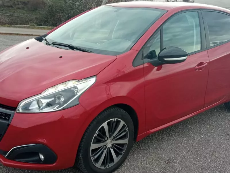 Peugeot 208 5P STYLE 1.2L PureTech 60KW (82CV) Peugeot 208 5P STYLE 1.2L PureTech 60KW (82CV)