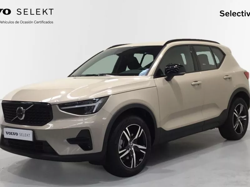 Volvo XC40 XC40 PLUS B3 MILD HYBRID GASOLINA Volvo XC40 XC40 PLUS B3 MILD HYBRID GASOLINA