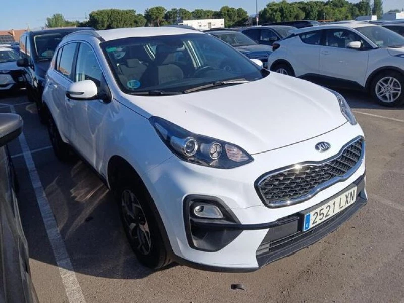 Kia Sportage 1.6 CRDi MHEV 100kW (136CV) Business 4x4 Kia Sportage 1.6 CRDi MHEV 100kW (136CV) Business 4x4