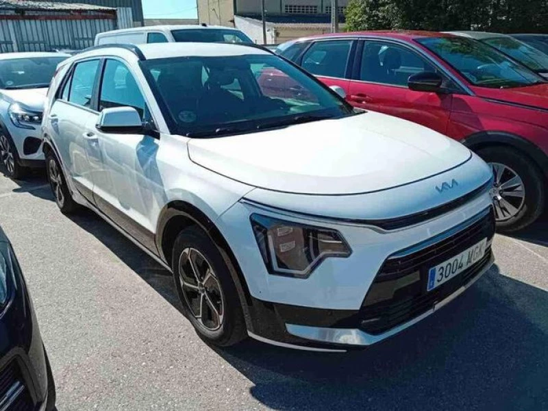 Kia Niro 1.6 GDi HEV 104kW (141CV) Drive Kia Niro 1.6 GDi HEV 104kW (141CV) Drive