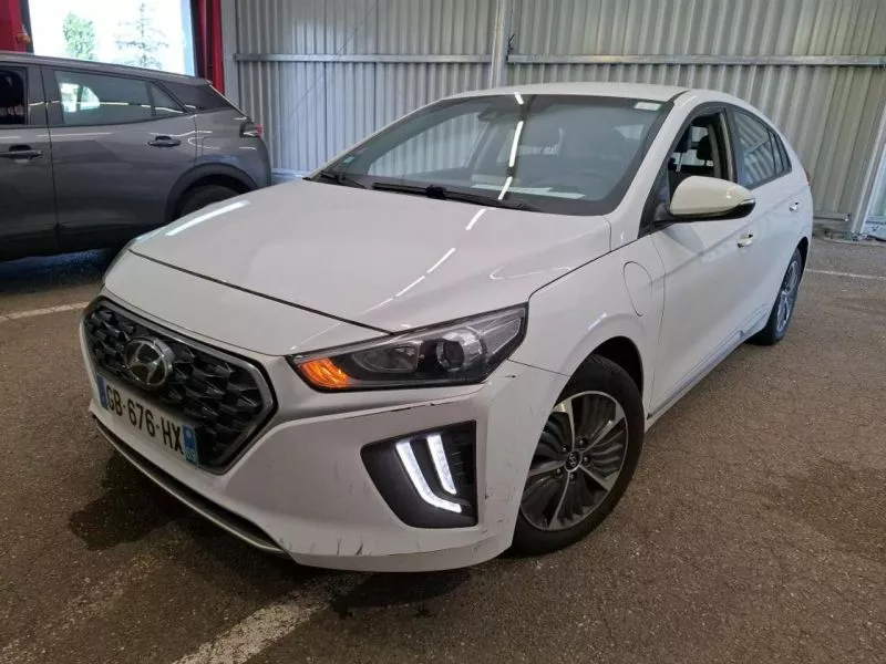 Hyundai IONIQ 1.6 GDI PHEV Style DCT Hyundai IONIQ 1.6 GDI PHEV Style DCT