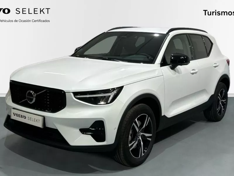Volvo XC40 2.0 B4 PLUS DARK AUTO 197 5P