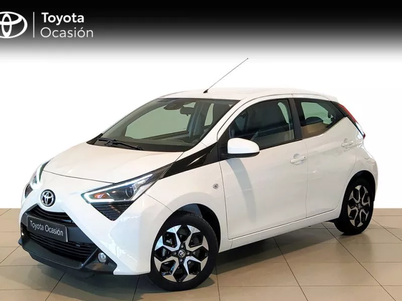 Toyota Aygo 1.0 70 x-play Toyota Aygo 1.0 70 x-play