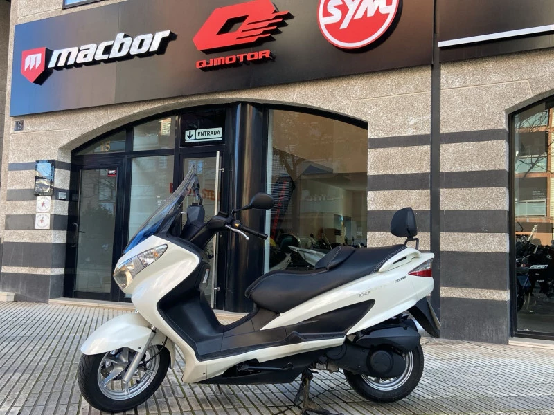 Suzuki Bugman 200 SUZUKI BUGMAN 200 200 GASOLINA Suzuki Bugman 200 SUZUKI BUGMAN 200 200 GASOLINA