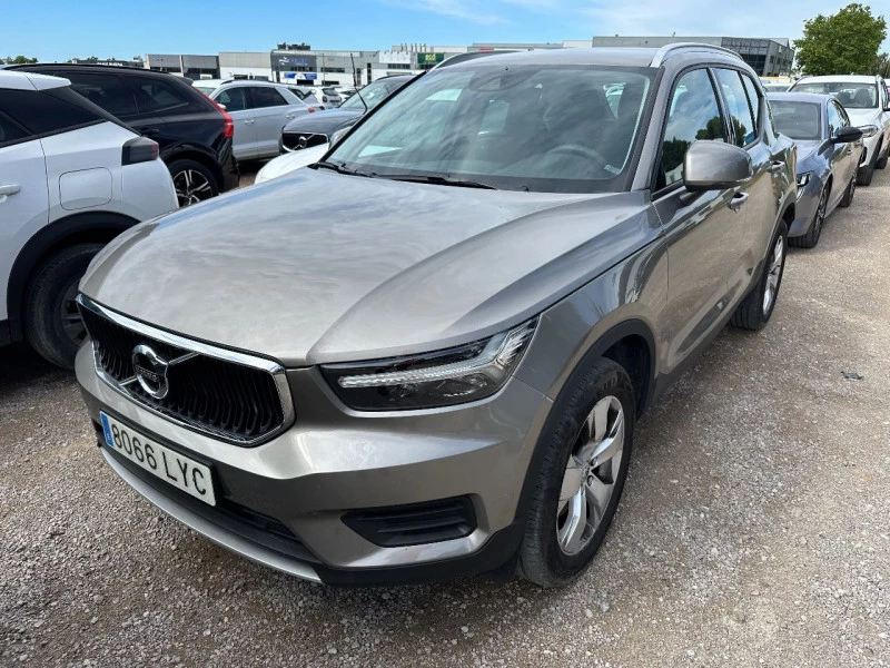 Volvo XC40 2.0 B3 G Momentum Pro Auto