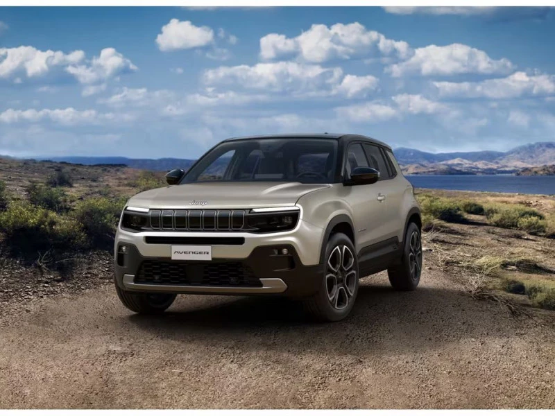 Jeep Avenger 1.2 eHybrid 81kW (110CV) Summit Jeep Avenger 1.2 eHybrid 81kW (110CV) Summit