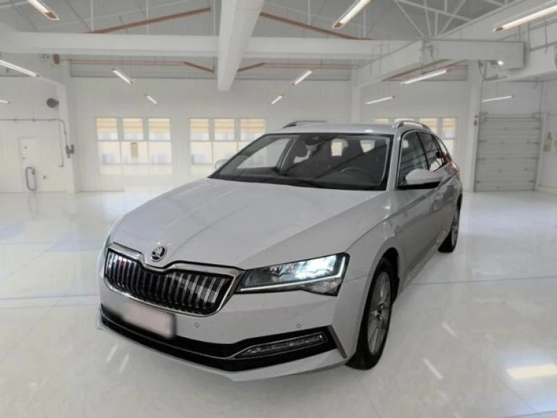 Skoda Superb Combi Style 1.4 TSI iV P-HEV DSG Skoda Superb Combi Style 1.4 TSI iV P-HEV DSG