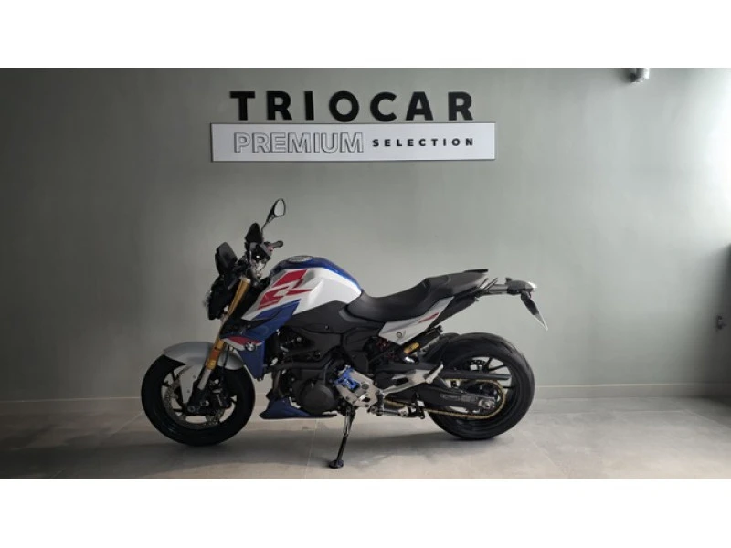 BMW Motorrad F 900 R Roadster / Naked Bike BMW Motorrad F 900 R Roadster / Naked Bike