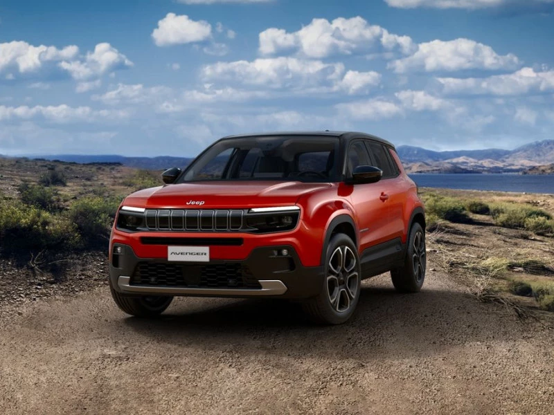 Jeep Avenger 1.2 eHybrid 74kW (100CV) Summit Jeep Avenger 1.2 eHybrid 74kW (100CV) Summit