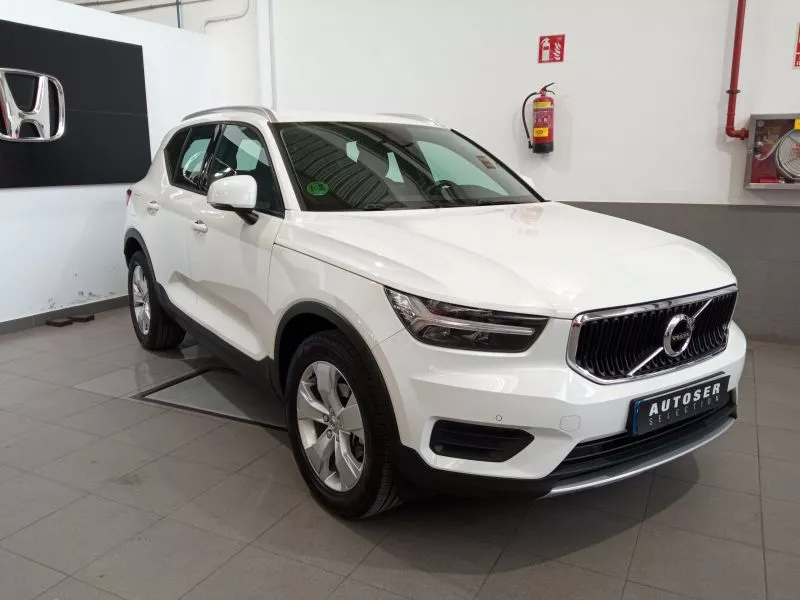 Volvo XC40 XC 40 2.0D 150 CV MOMENTUM Volvo XC40 XC 40 2.0D 150 CV MOMENTUM
