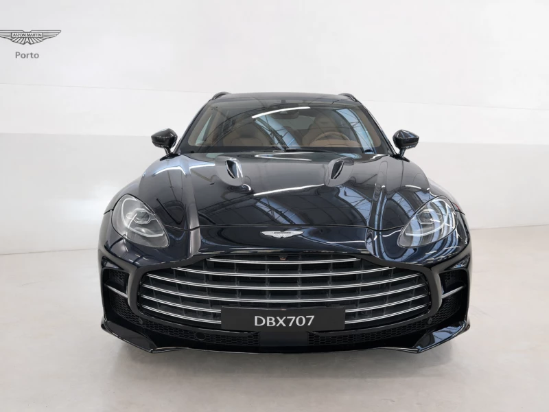 Aston Martin DBX 707 V8