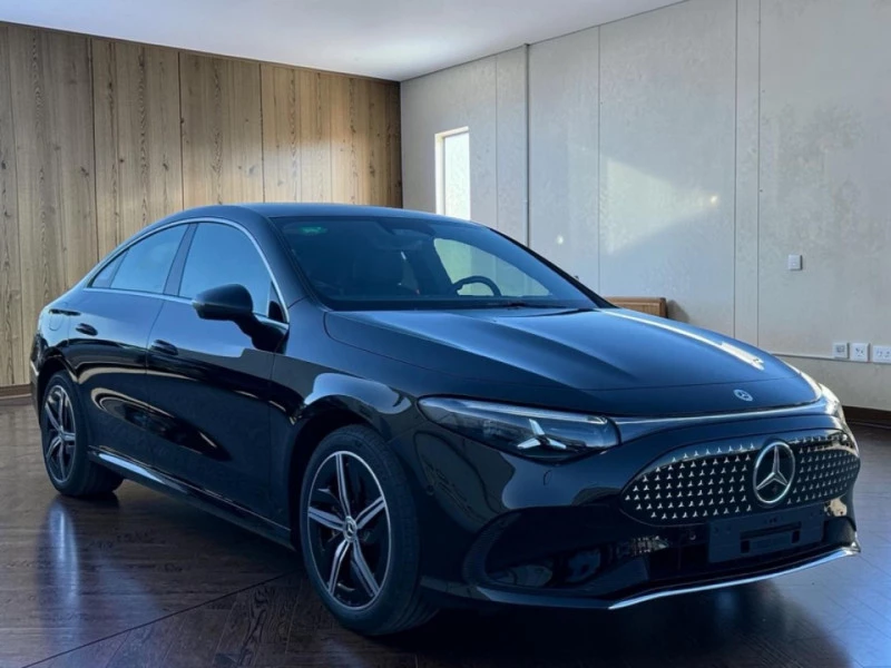 Mercedes-Benz CLA  200 con tecnologia EQ