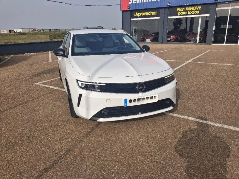 Opel Astra Nuevo Astra 5P Elegance 1.2T XHT MT6 S/S 130 HP (9 Opel Astra Nuevo Astra 5P Elegance 1.2T XHT MT6 S/S 130 HP (9