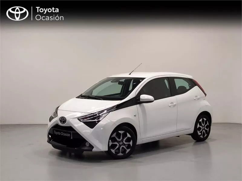 Toyota Aygo 5P x-play 70 Manual